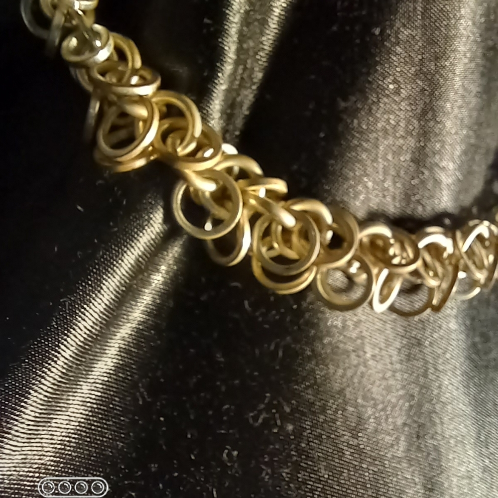 Avon Silver Crowded Necklace - Picture 6 of 9